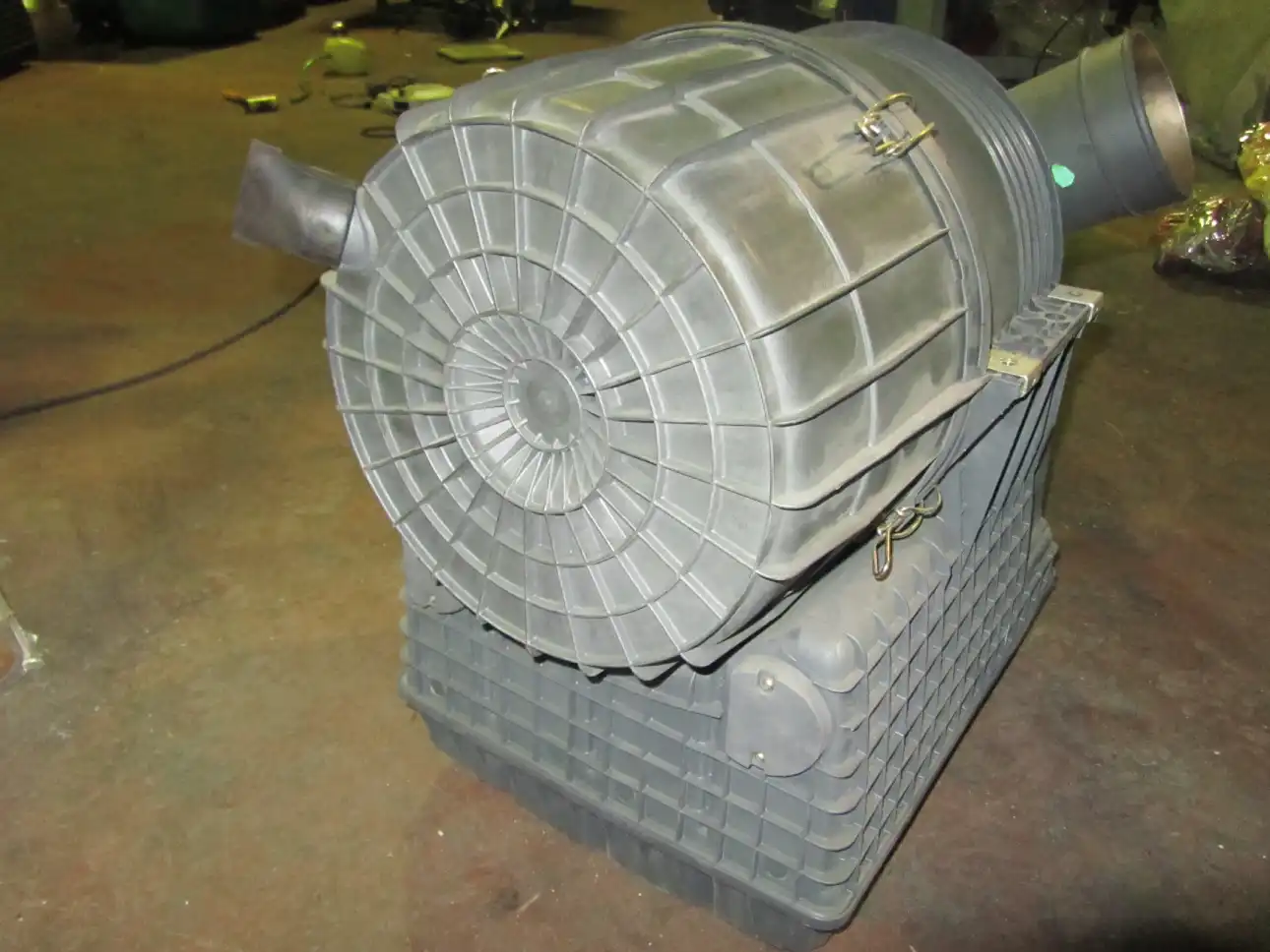 iveco eurocargo air filter iveco eurocargo air filter