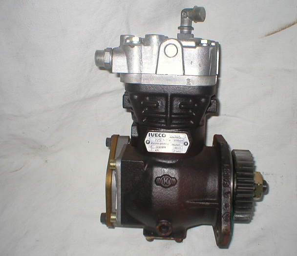 Knorr Bremse LK 3840 air brake compressor Knorr Bremse LK 3840 air brake compressor