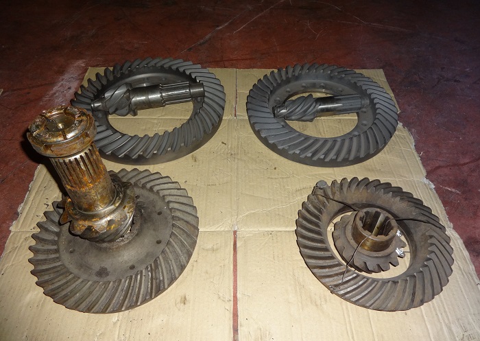 Chevrolet and various bevel gears Chevrolet and various bevel gears