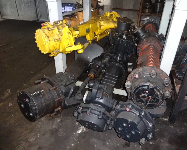 Earth moving machines axles Earth moving machines axles