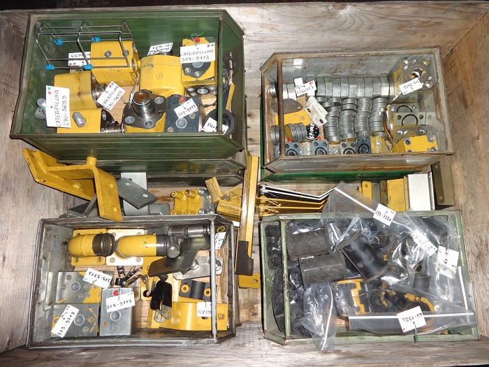 Material for Catepillar hydraulic system Materiale per impianto idraulico Caterpillar