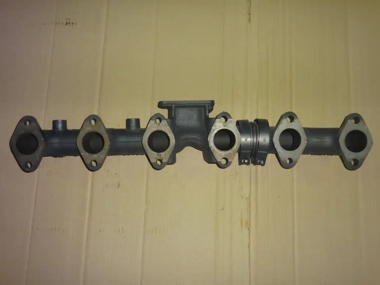iveco f4ae0681 exhaust manifold iveco f4ae0681 exhaust manifold