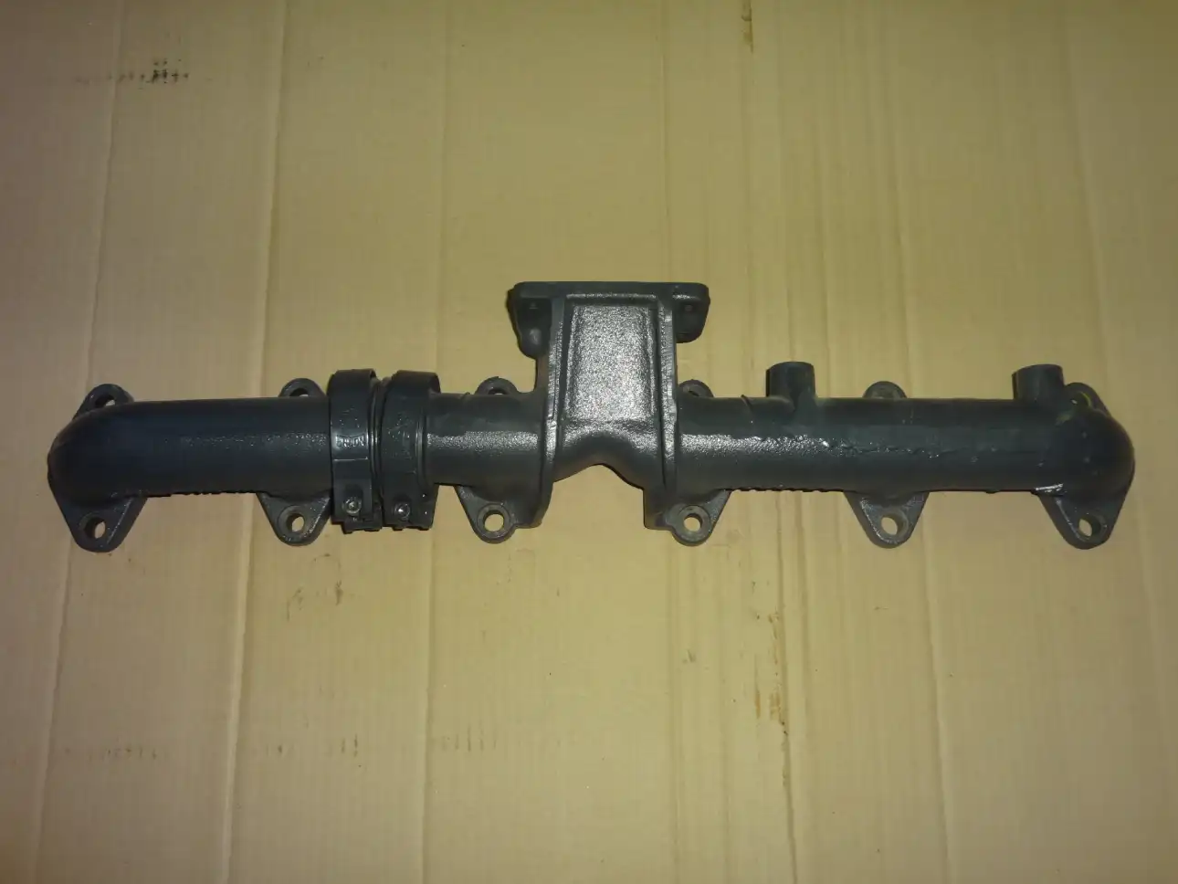 iveco 4897890 8033720 exhaust manifold iveco 4897890 8033720 exhaust manifold