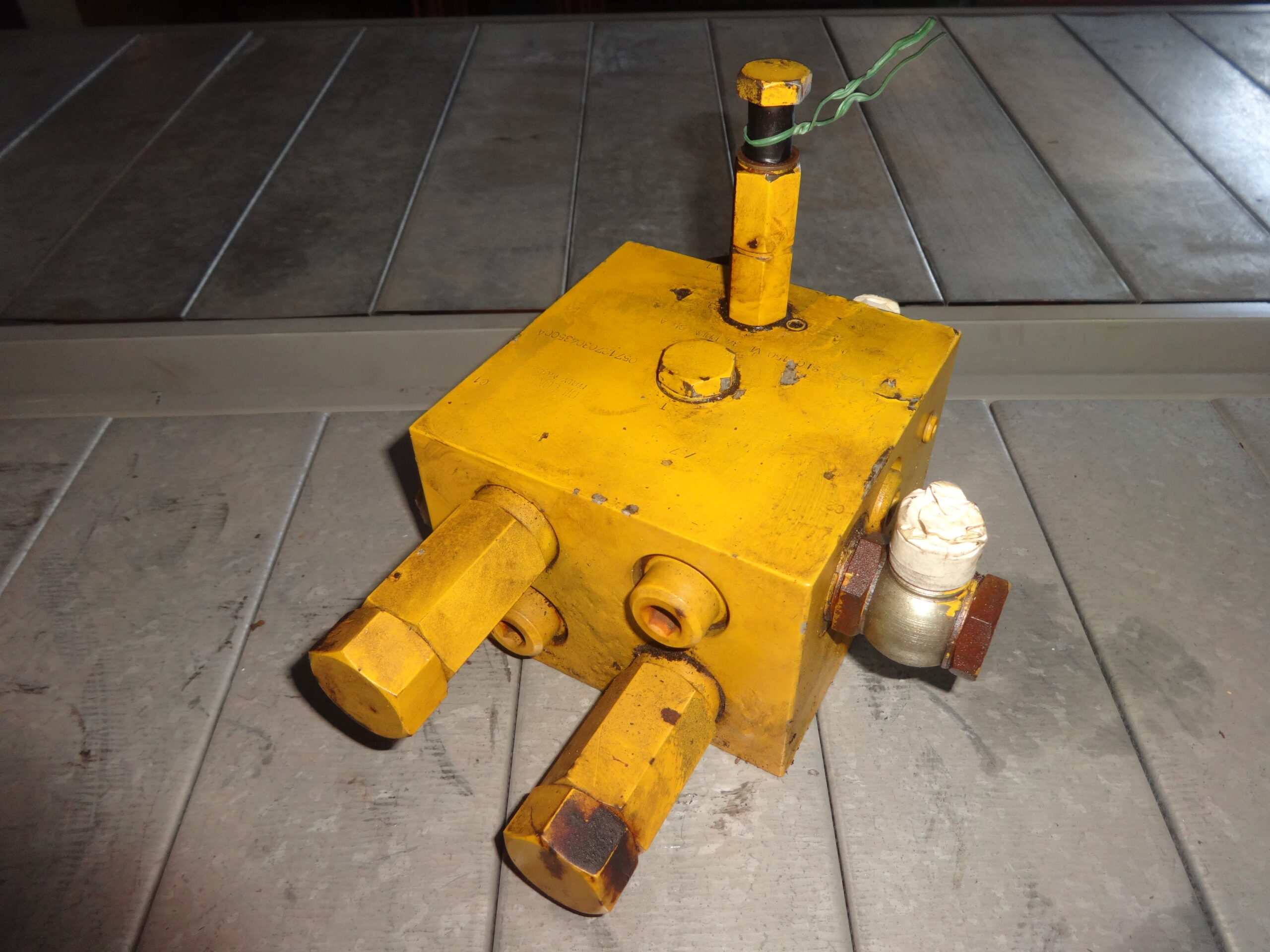 oil control 05712703043500a oil control 05712703043500a