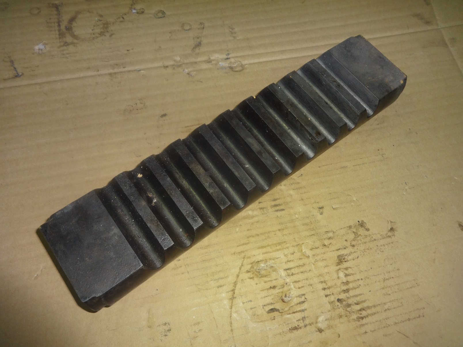 jcb 121/38104 pinion rack jcb 121/38104 pinion rack