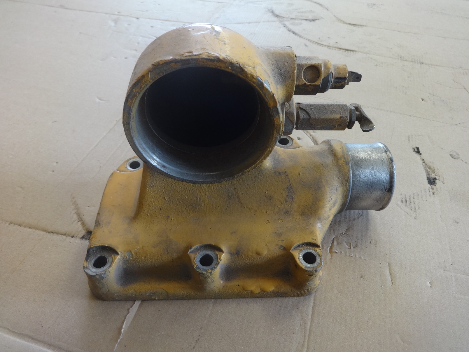 liebherr d904t thermostat housing liebherr d904t thermostat housing