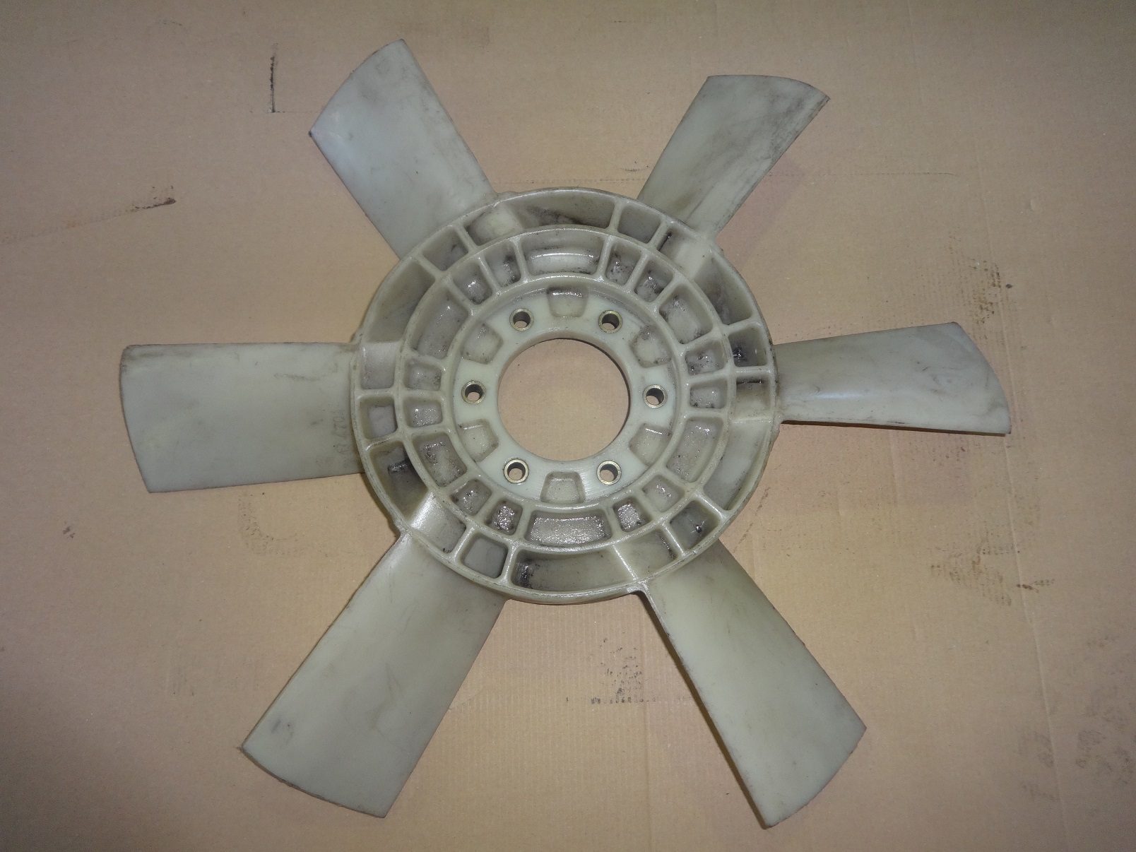 iveco 4701368 fan iveco 4701368 fan