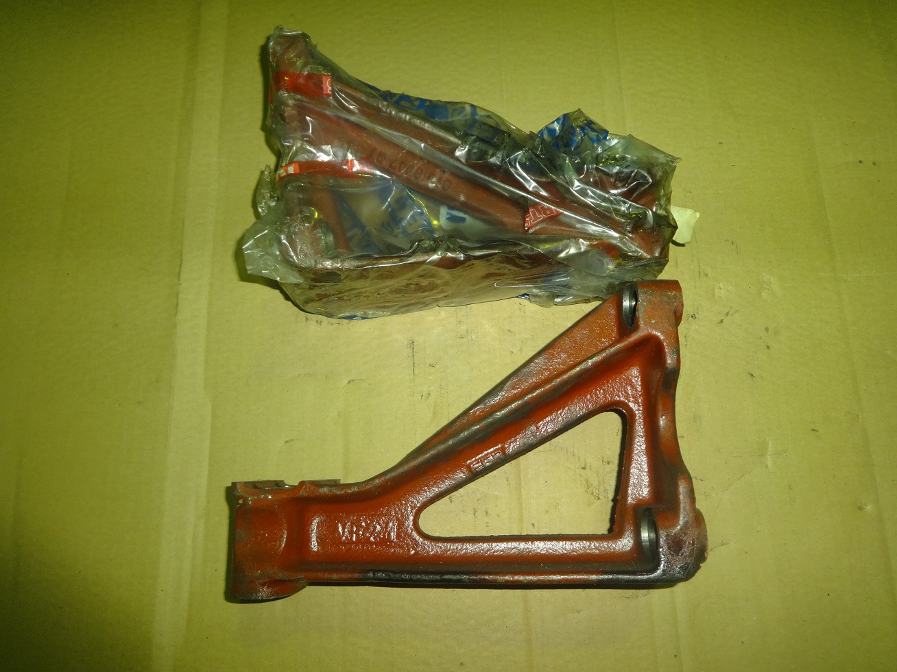 supporto iveco 8188946 8188945 supporto iveco 8188946 8188945