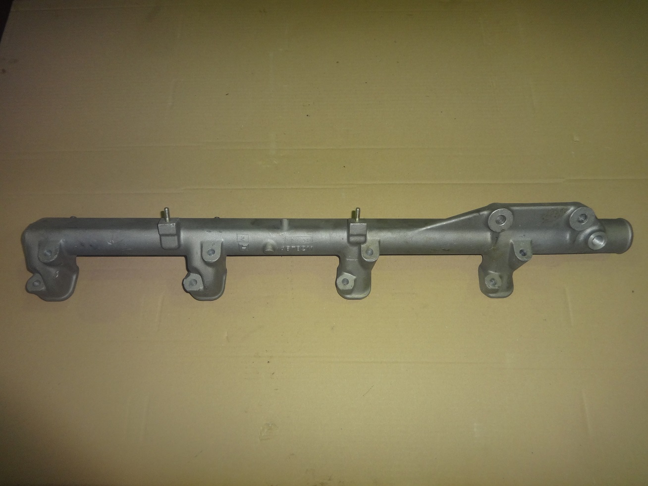 iveco 4678211 water manifold iveco 4678211 water manifold