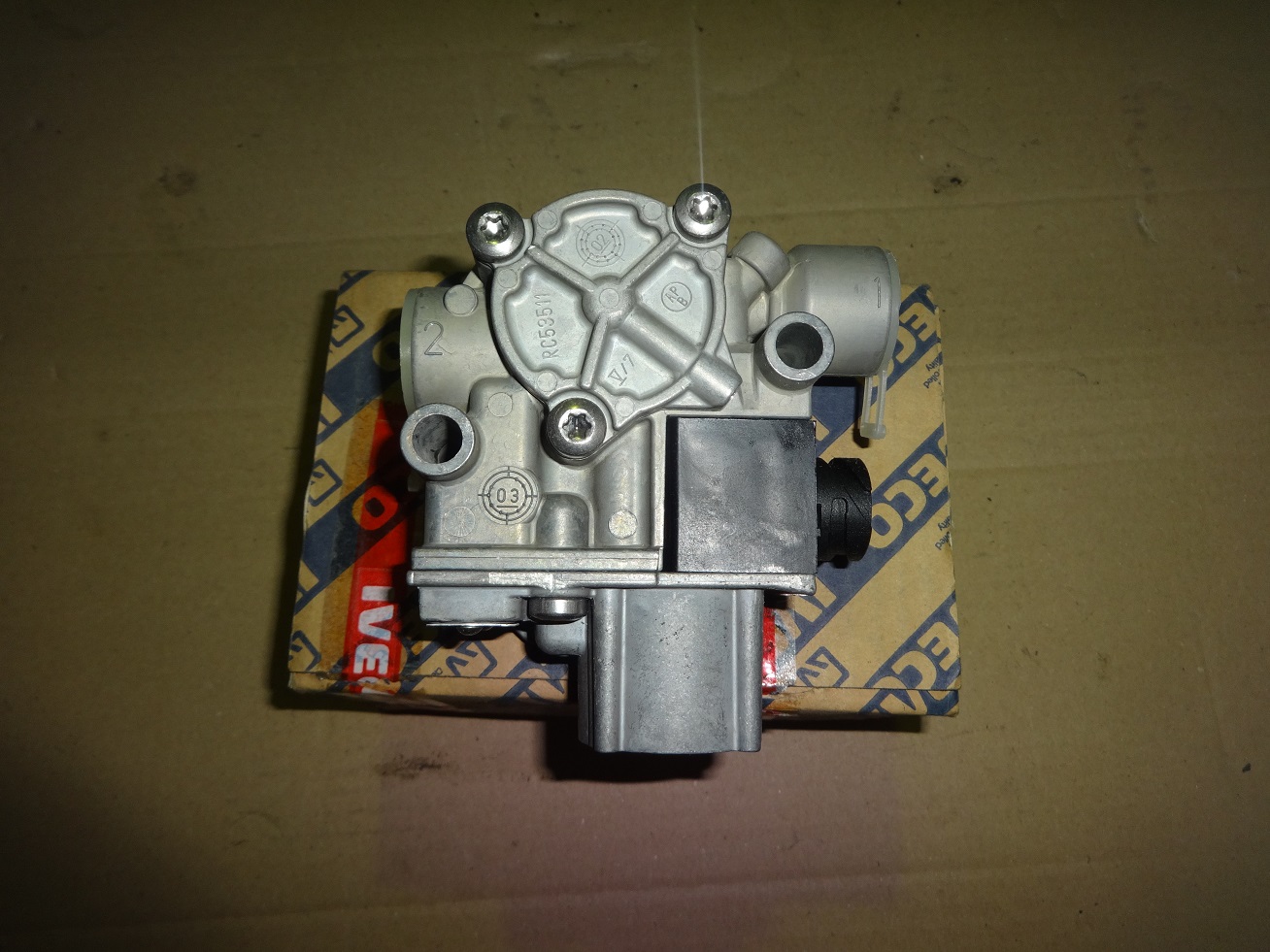 valvola freno abs iveco 41027223 valvola freno abs iveco 41027223