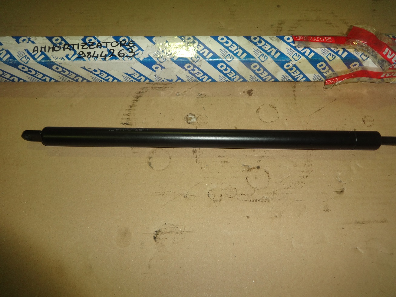iveco 500359930 gas spring iveco 500359930 gas spring