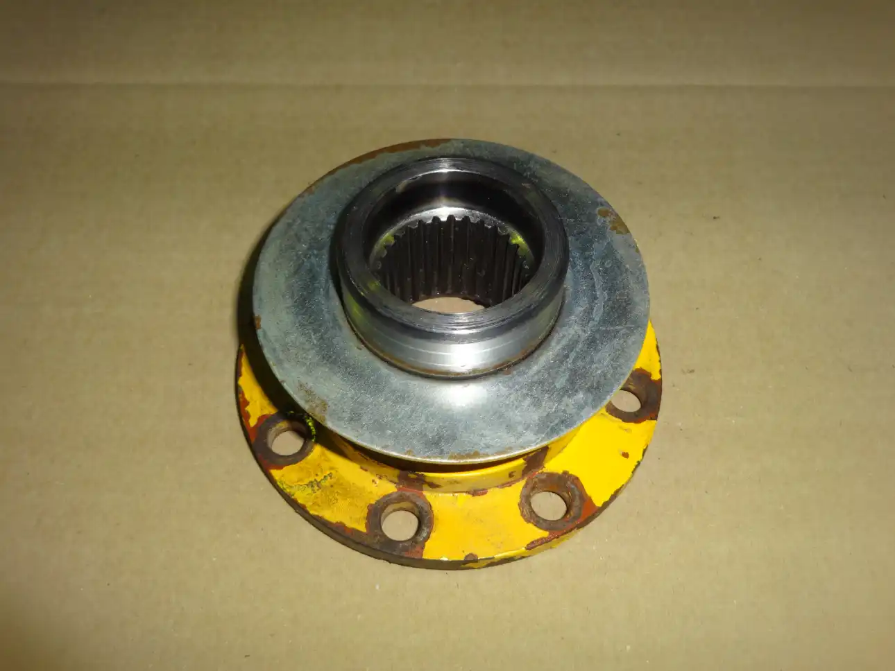 spicer dana 112.04.010.07 flange spicer dana 112.04.010.07 flange