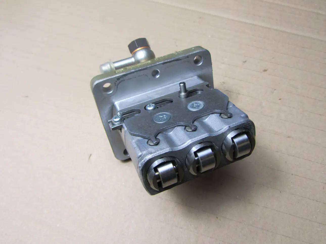 pompa iniezione shibaura s753 pompa iniezione shibaura s753