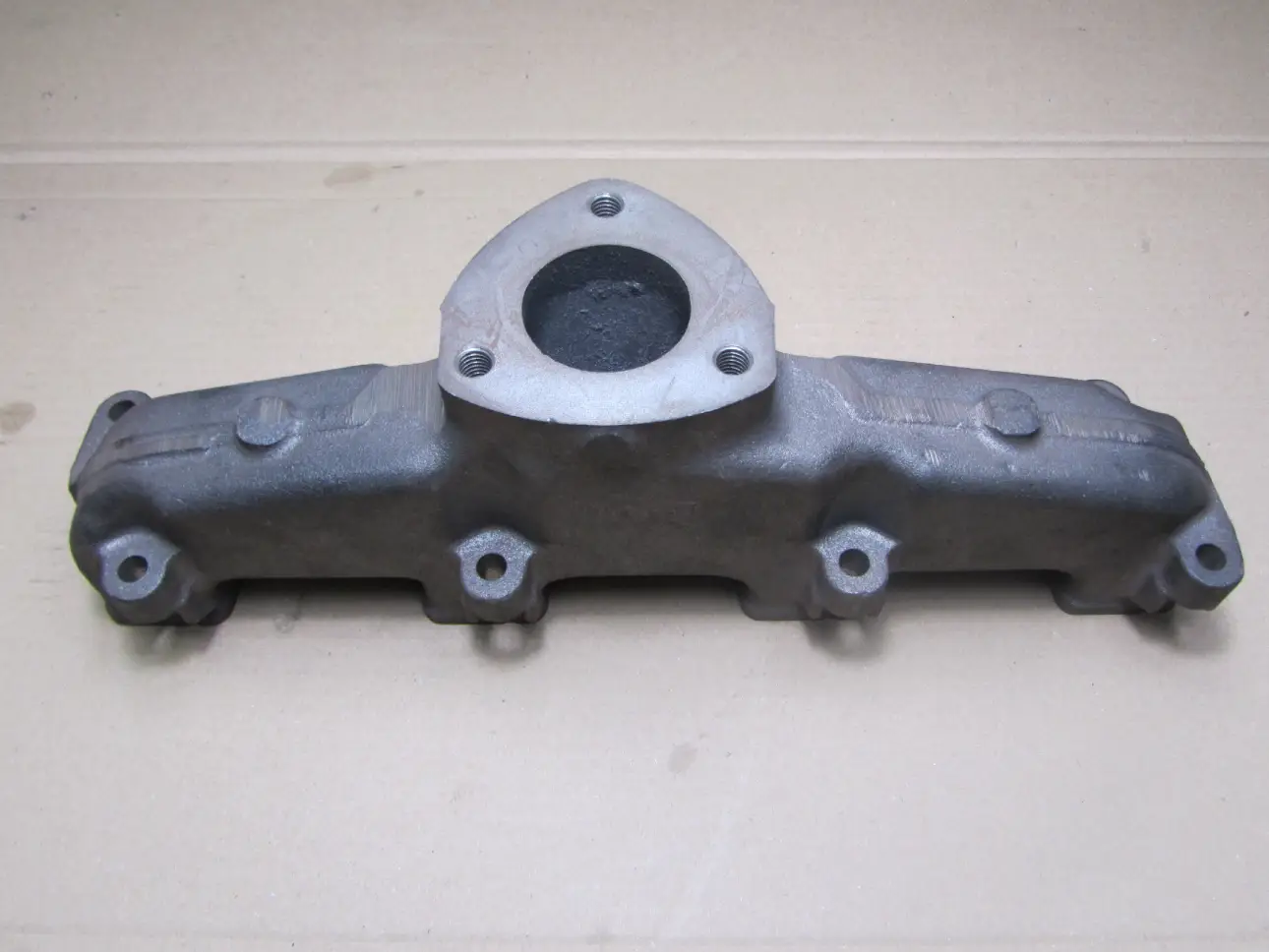 perkins 3777m01a/1 exhaust manifold perkins 3777m01a/1 exhaust manifold