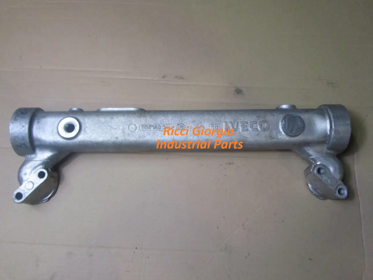 collettore acqua iveco 98416925 collettore acqua iveco 98416925