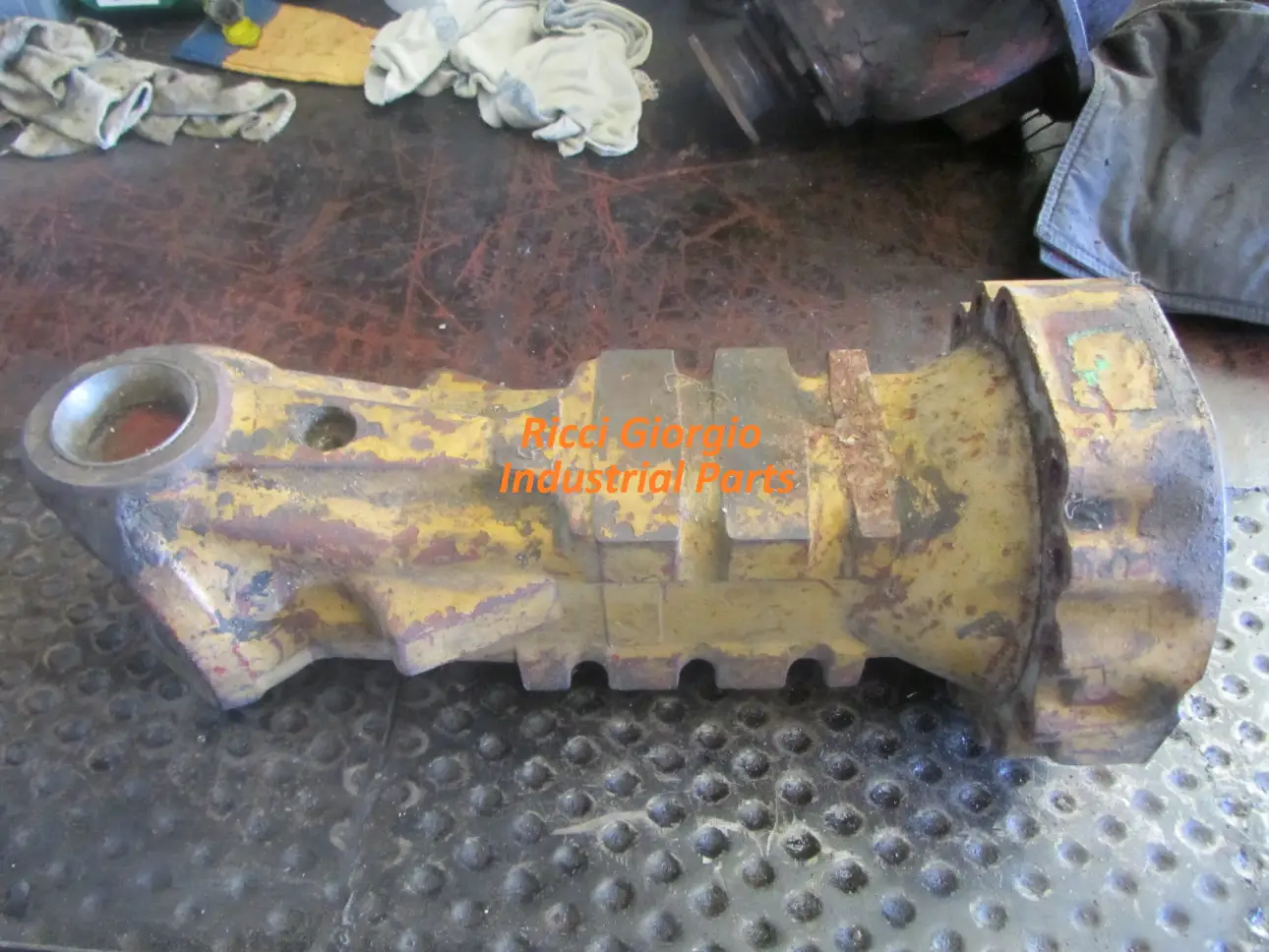 spicer dana 279.06.001.02 axle case spicer dana 279.06.001.02 axle case